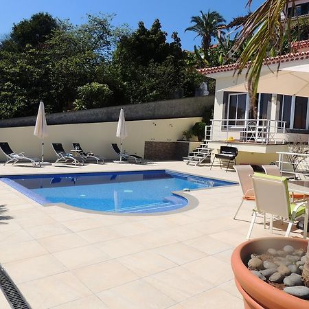 Studio Flat With Pool فونشال الغرفة الصورة