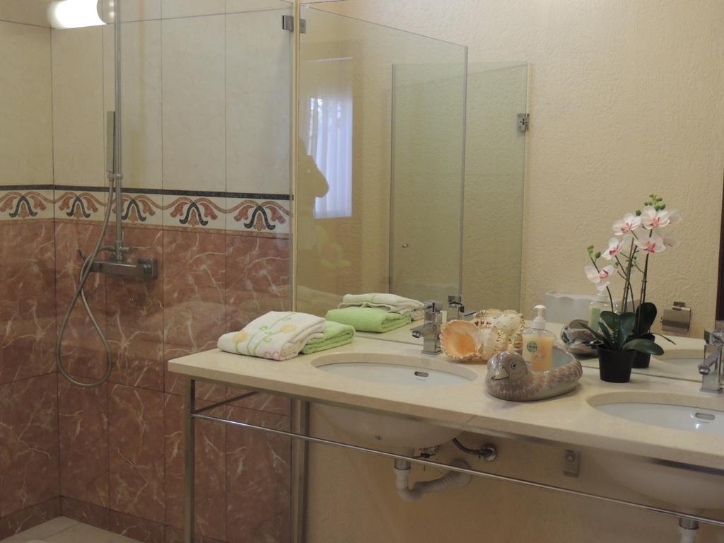 Studio Flat With Pool فونشال الغرفة الصورة